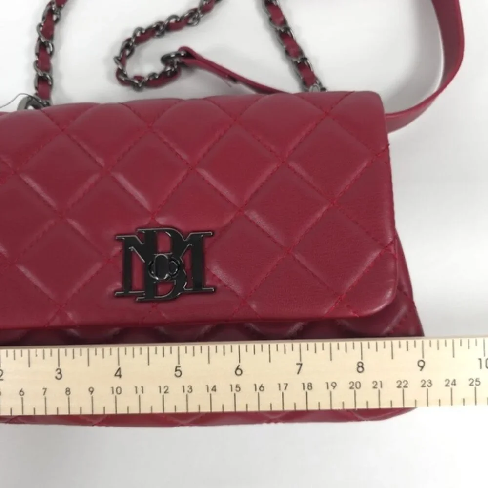 NWT BADGLEY MISCHKA DIAMOND RED VEGAN LEATHER‎ QUILTED MESSENGER BAG BMH-520
